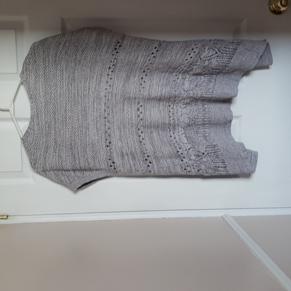 Ricki's Sweater - Picture 3 of 5